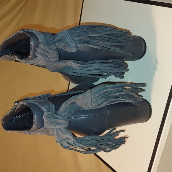 White House Black Market Gray Suede "Dodge" Tassel Shoe Boots Size 8 1/2 - Picture 4 of 11